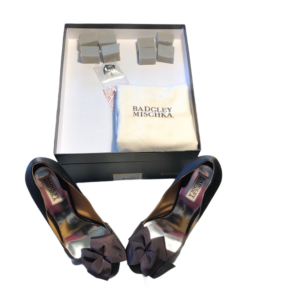 Badgley Mischka “Keeper” in Smoke Satin Sz 8.5 - Picture 8 of 11